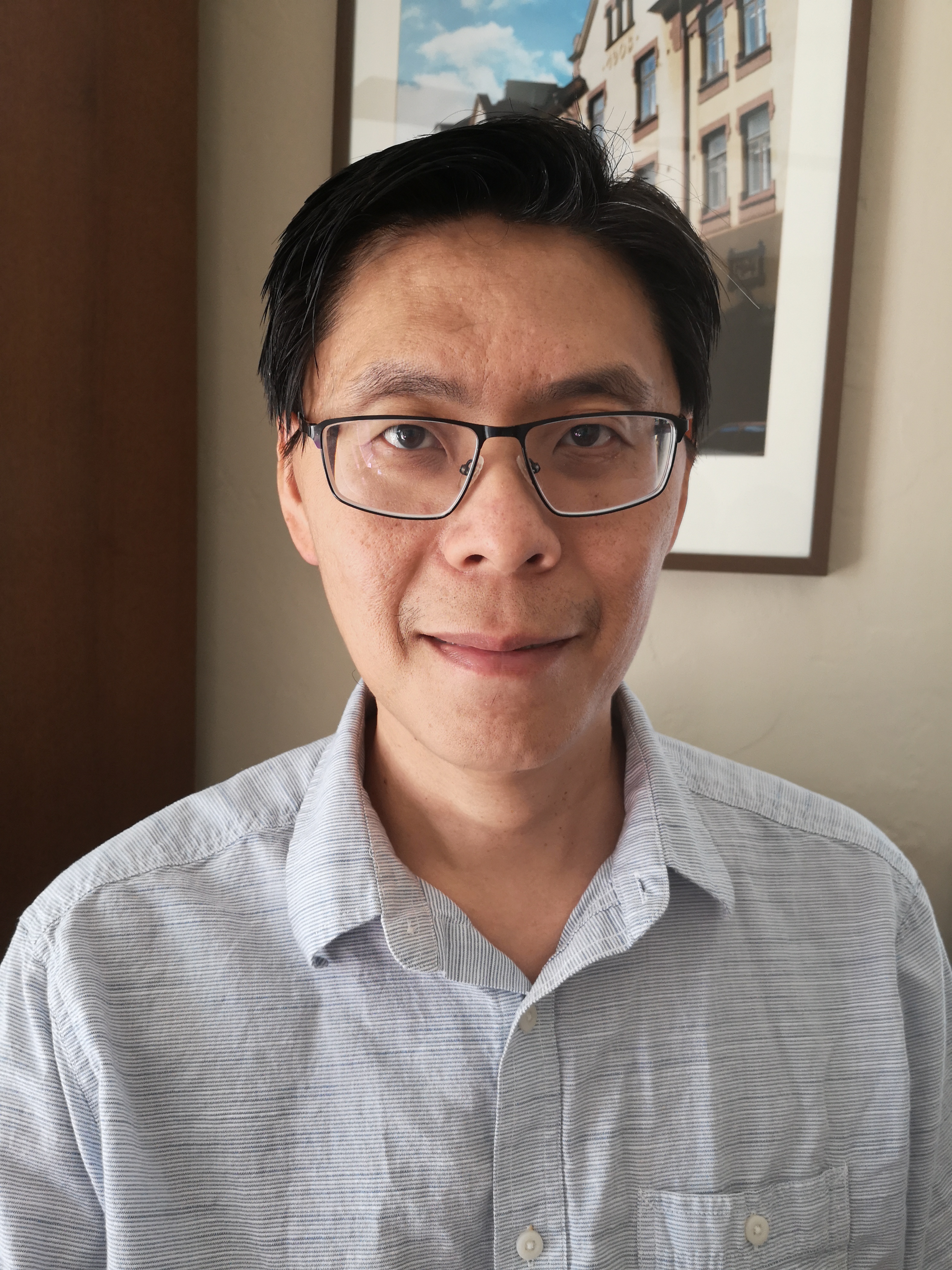 Headshot of Professor Pong